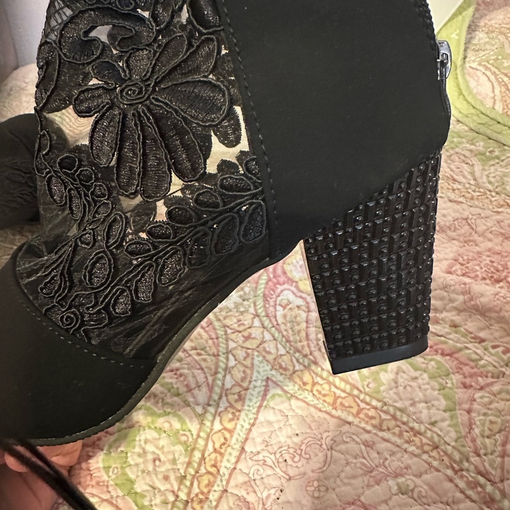 MXO Black Lace Ankle Booties - Picture 7 of 7